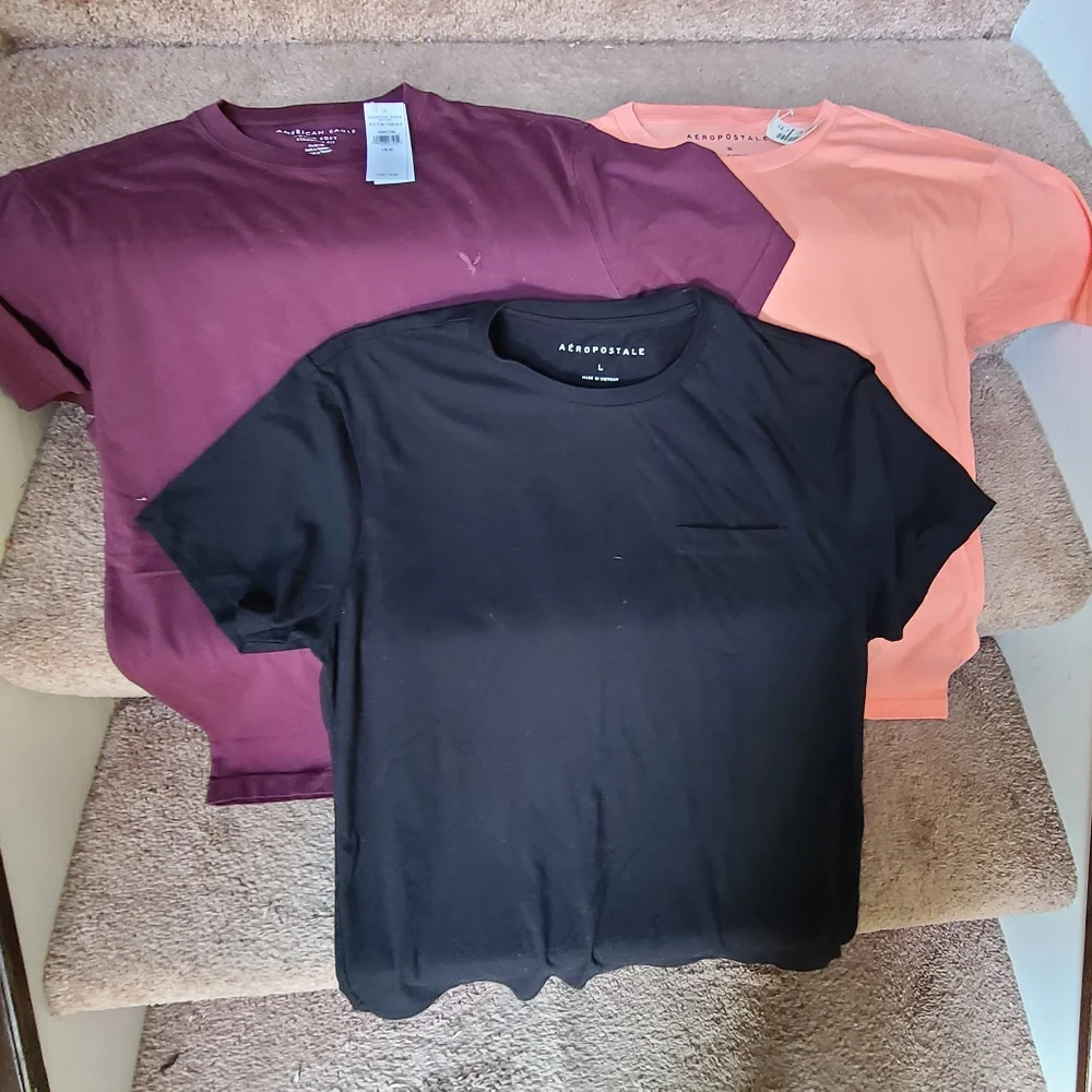 Aeropostale and American Eagle Men's T-Shirts - Burgandy And Coral - Picture 3 of 11